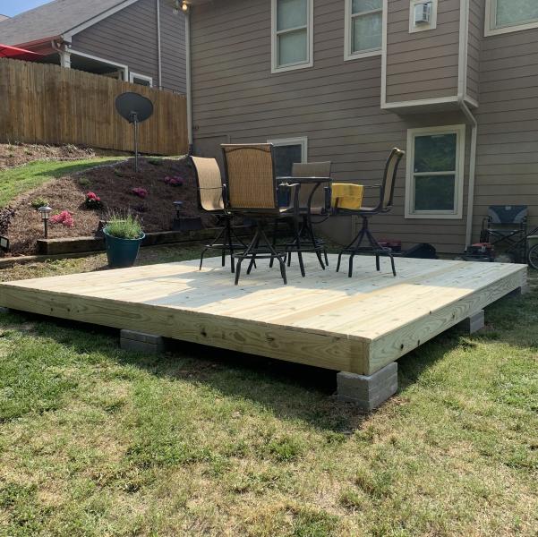 Outdoor sitting area/deck